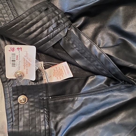 🆕️ Leather Flying Tomato Shorts - Picture 6 of 12